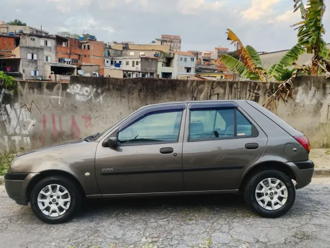 Ford Fiesta GL Class 1.0i 5P 2001