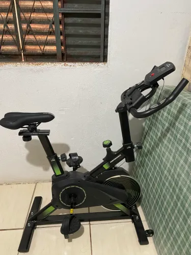 Vende se bicicleta ergométrica 