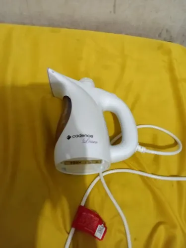 Comprei ele novo por 200 ele está novo e ele é um ferro a vapor