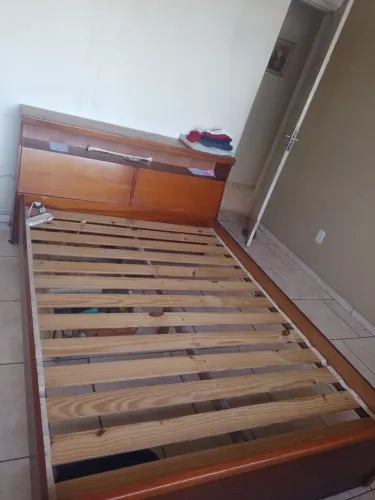Cama casal com baú acoplado