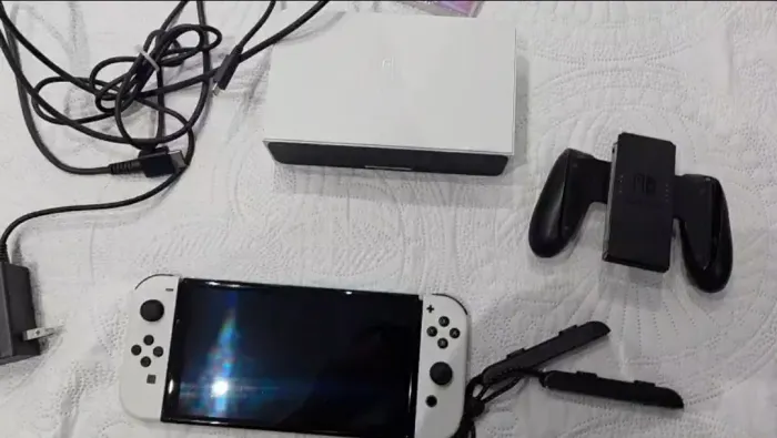 Nintendo Switch OLed + Mario Kart 8