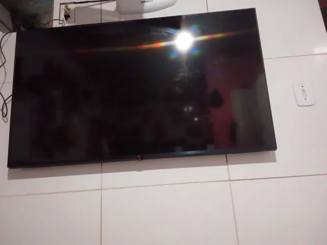 TV LG de 50 polegadas seminovos um ano de uso