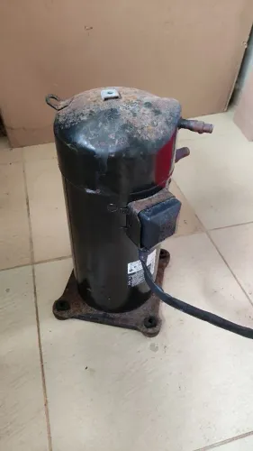 Compressor 60.000 BTU/h - LG SR061RBA usado - R22 - 220V Trifásico