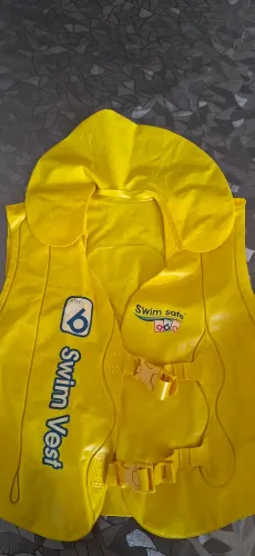 Vendo colete infantil ideal para crianças maiores de 3 anos