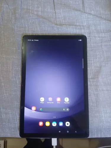 Vendo Tablet Sansung A9 + semi novo