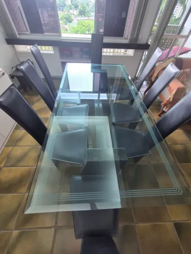 Mesa de jantar de vidro