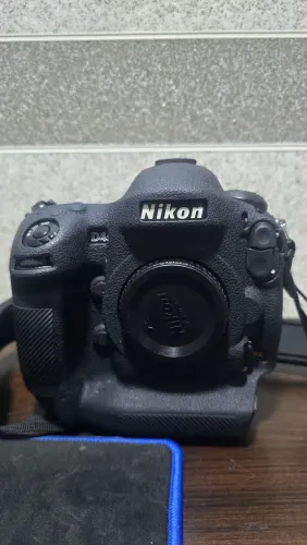 NIKON D4S 90 K DE CLIQUES