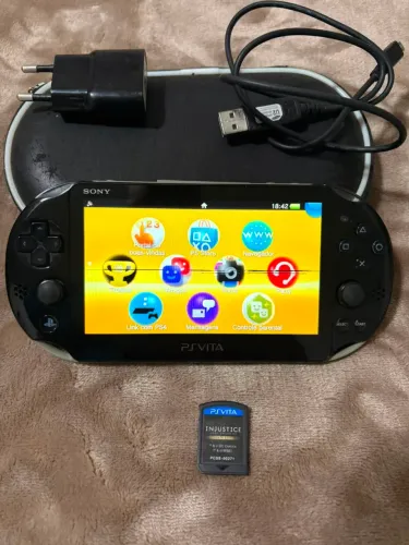 PS Vita modelo 2000 slim