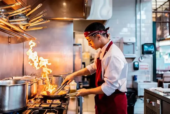 VAGA PARA AJUDANTE DE COZINHA CACHAMBI