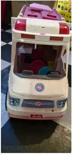 Barbie Ambulancia com acessorios - com som funcionando - Branco Amarelado do tempo