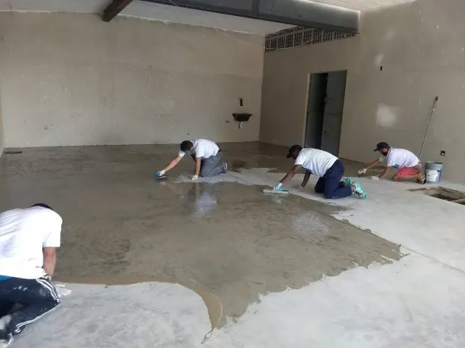 porcelanato líquido EPÓXI em pisos por m2 mão de obra aparti de 30m2 