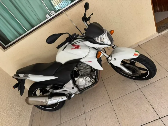 CB 300R 2011 CHASSI REMARCADO NO DOCUMENTO