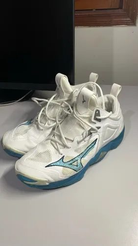 Mizuno wave momentum 3