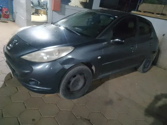 Peugeot 207 XR 1.4 Flex 8V 5P 2011