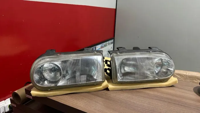 Par de Faróis GOL GTI Bola. Volkswagen.