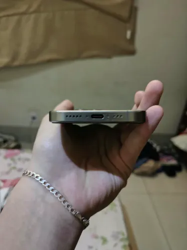 iPhone 15 pro 128gb