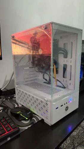 PC com mouse e teclado