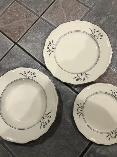 Jogo de pratos de porcelana inglesa