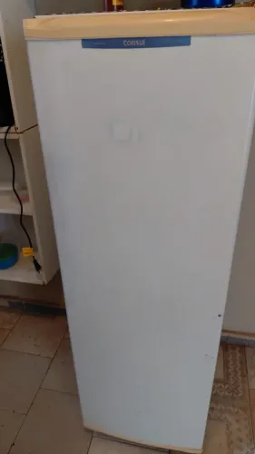 Vende-se ou troco geladeira cônsul