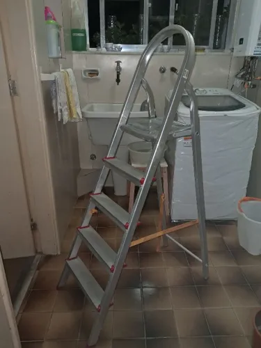 Escada de alumínio 5 degraus