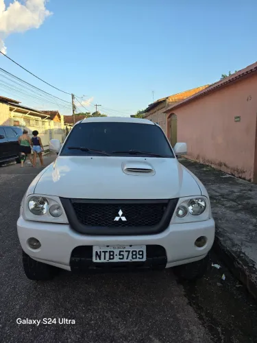 Mitsubishi L200 Outdoor HPE 2.5 4X4 CD T.dies. Mec. 2011