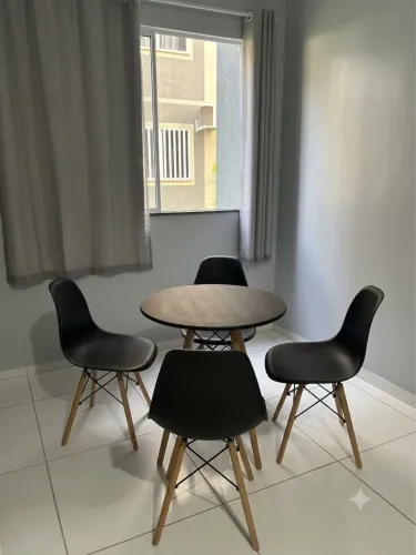 Mesa 4 cadeiras