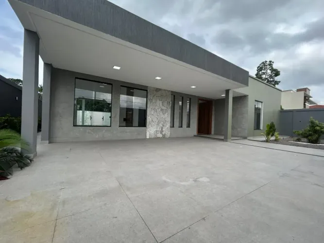 Ponta Negra 2 / 4 suítes / piscina / área gourmet / bem localizado dentro do condomínio
