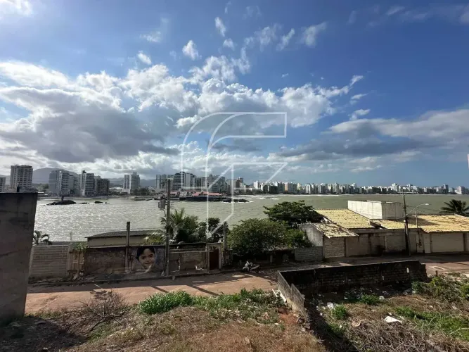 Imóvel para venda possui 260 metros quadrados em Centro - Guarapari - ES