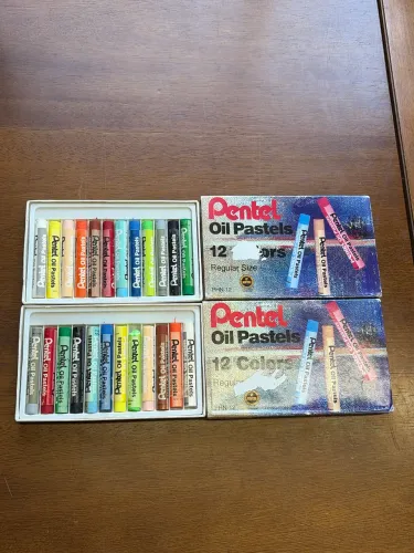 2 caixas de Giz Pentel Oil Pastels 12 cores cada
