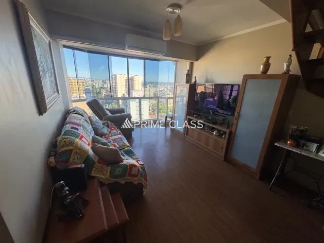 Cobertura com 5 dormitorios, 4 banheiros com 3 vagas cobertas, Bairro Centro - Aceita fina