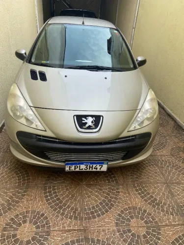 Peugeot 207 XR 1.4 Flex 8V 5P 2011