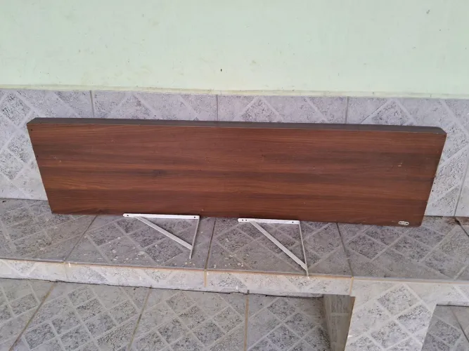 Prateleira madeira MDF 1,48 mts + 2 mão francesa