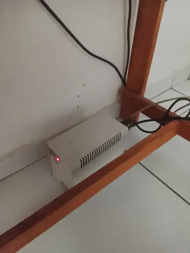Computador de mesa com avaria
