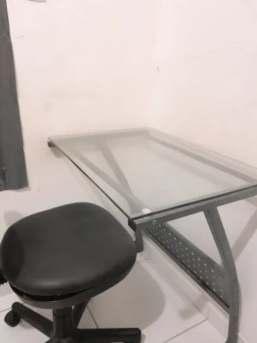 Mesa de Vidro + Cadeira de Escritório - OFERTA RELÂMPAGO 