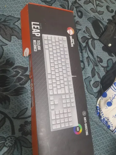 Vendo teclado mecanico rgb