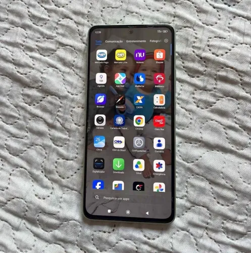 Celular redmir note 13 funcionando perfeitamente se buscar faço 450 reais