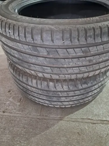 Pneus 235/55 R19