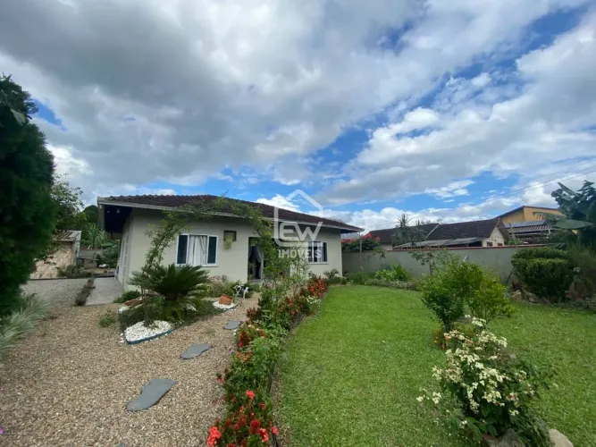 Casa com 150m² em Schroeder, SC