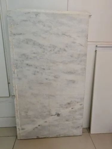 Peça de mármore branco 51 x 91 cm