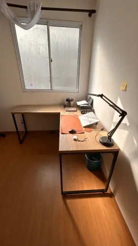 Escrivaninha em L 