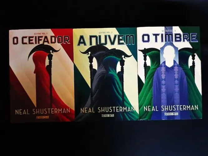 Livros - Trilogia Scythe - O ceifador/A nuvem e O timbre - Neal Shusterman