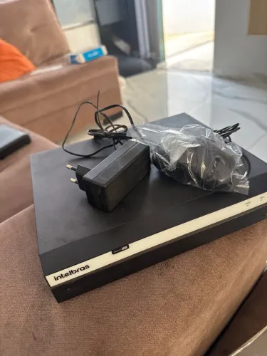 Vendo DVR Intelbras modelo MHDX 3008 de 8 canais, ideal para monitoramento residencial ou