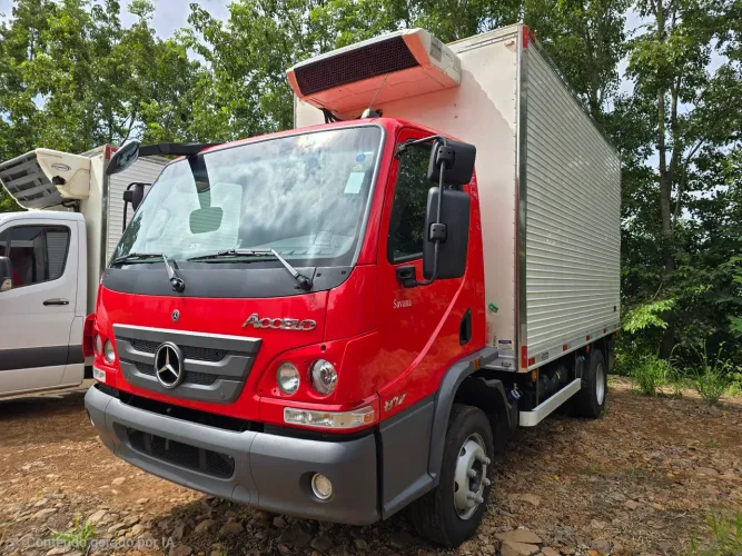 Caminhão Frigorífico Accelo 817 CE - Mercedes-Benz