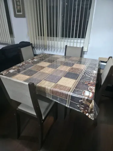 Mesa Quadrada 2m x 2m + 4 cadeiras Estofadas Suede (Ideal para jantar ou jogos)