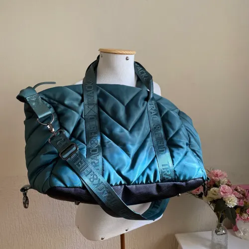 Bolsa mala duffel matelassê track & field verde cactus