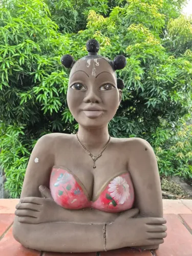 Boneca Maria fofoqueira 