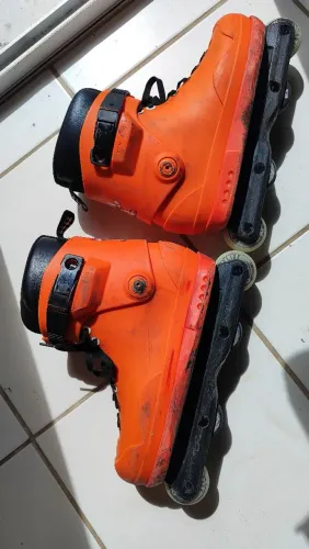 Patins Them tamanho médio 41/42 