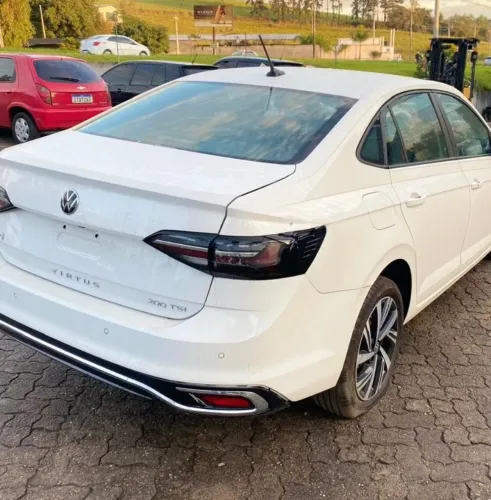 Peças Virtus 2025 Porta Farol Capo Lanterna Bico Airbag Motor Câmbio Radiador Bobina