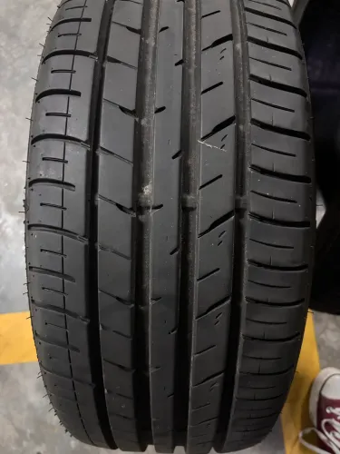 pneu dunlop 225/45 r17 94w, para corolla e outros veículos