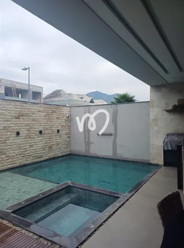 Casa duplex em estilo contemporâneo